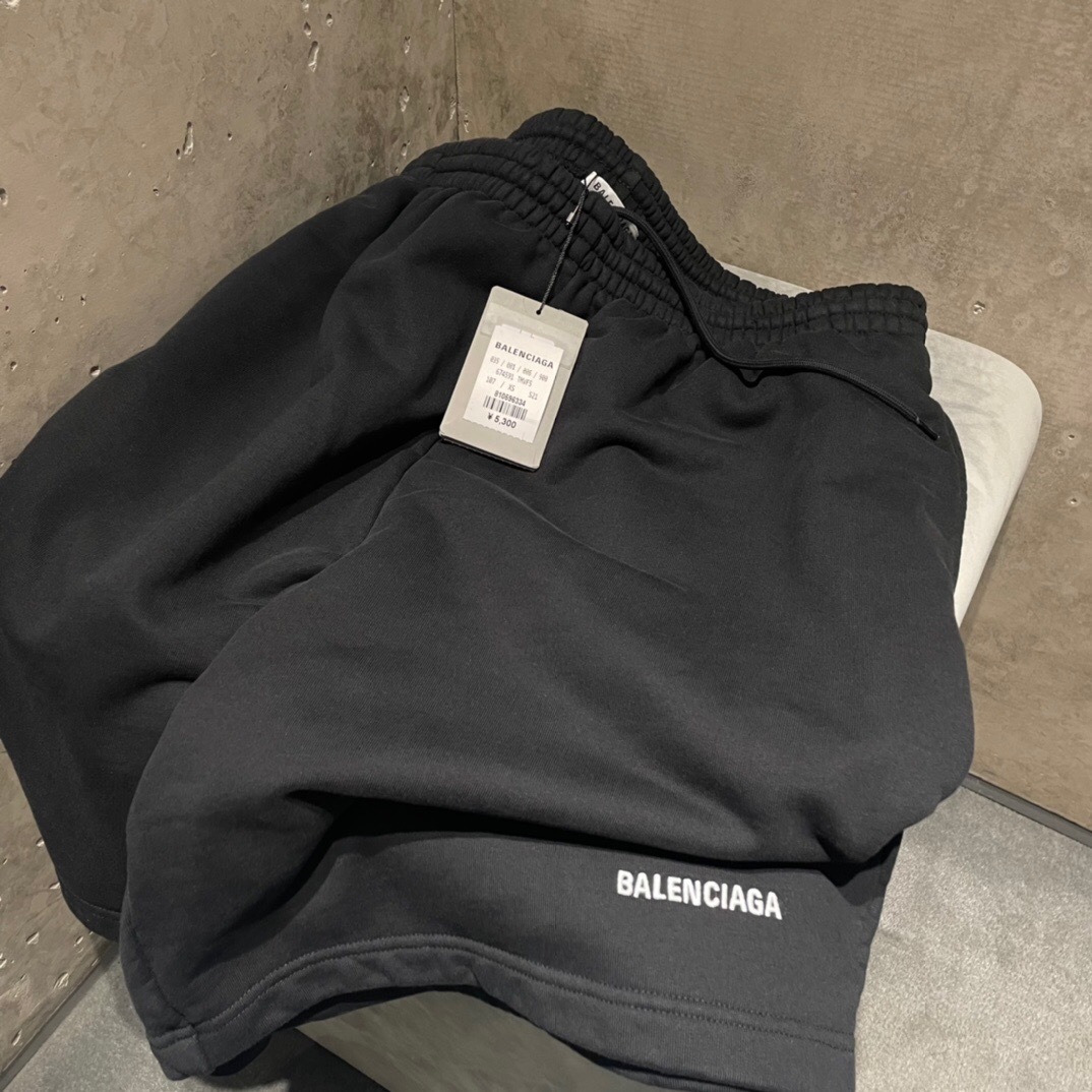 p289 Balenciaga Lettering Shorts - Black