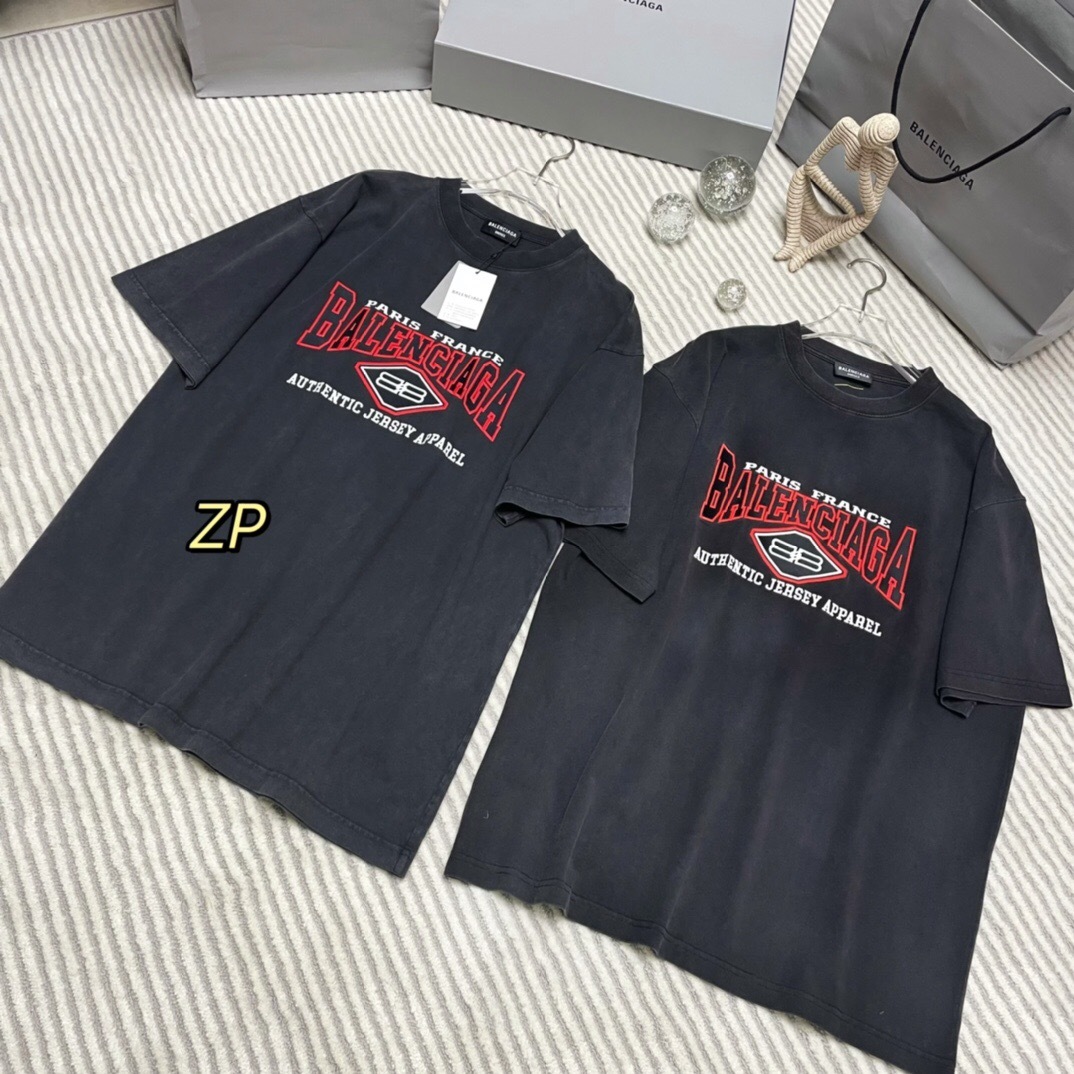 P239 Balenciaga Red-Embroidered Washed Top - Black