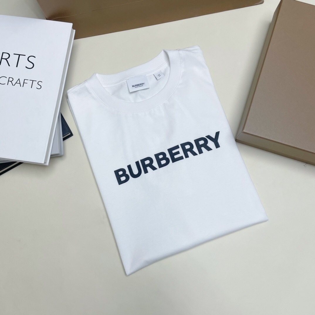 P209 Burberry Letter-Print T-Shirt - White