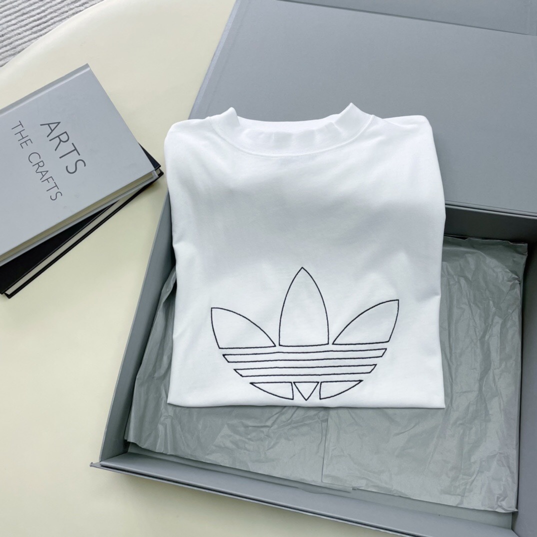 P209 Balenciaga Trefoil Collaboration T-Shirt - White