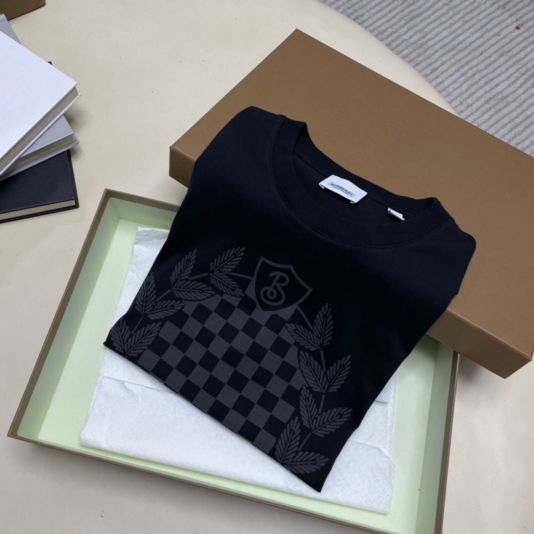 P229 Burberry Checkerboard-Print T-Shirt
