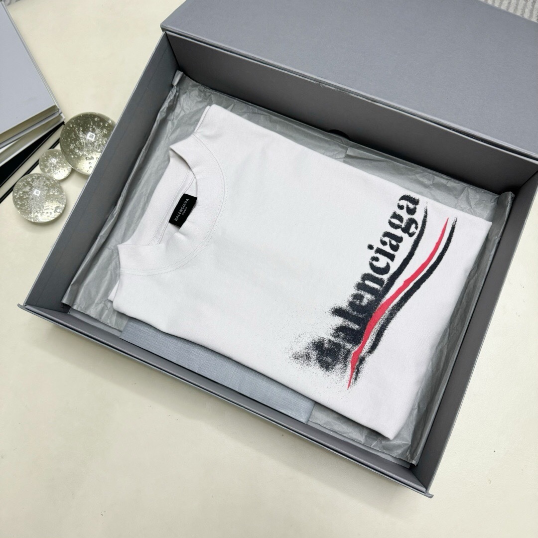 P219 Balenciaga Blurred Cola Letter-Print T-Shirt - Off-White