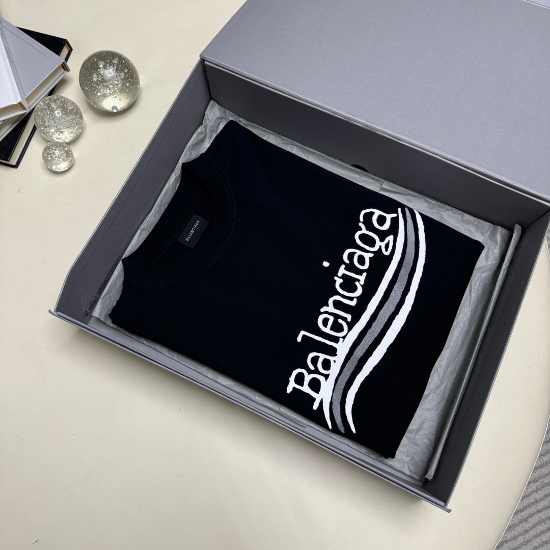 P209 Balenciaga Front Cola-Print T-Shirt - Black