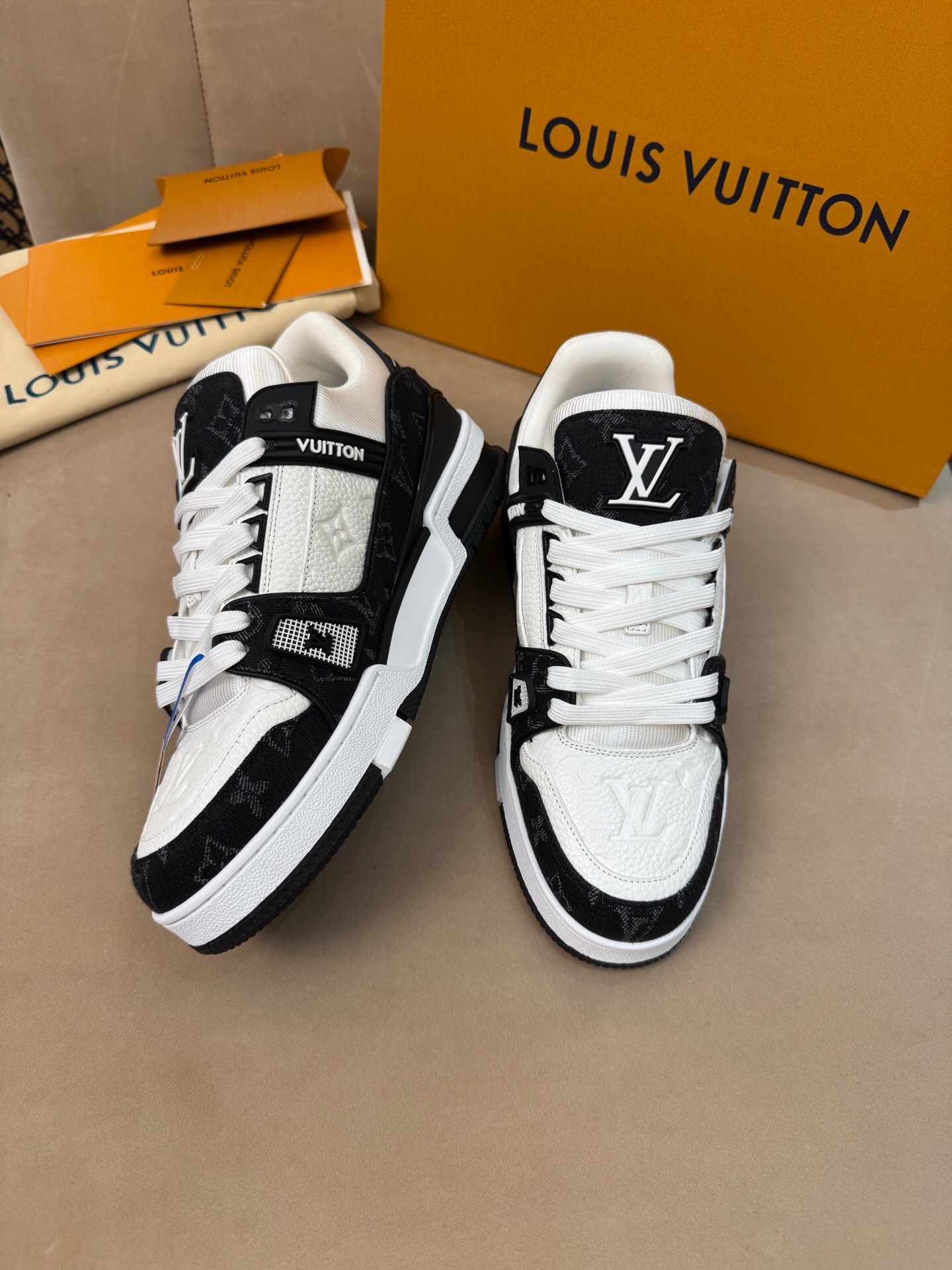 P699 Trainer Classic Sneakers - Denim Black