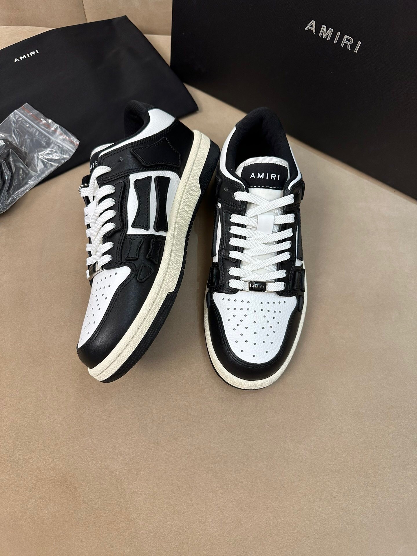 P599 Bone-Design Sneakers - White and Black