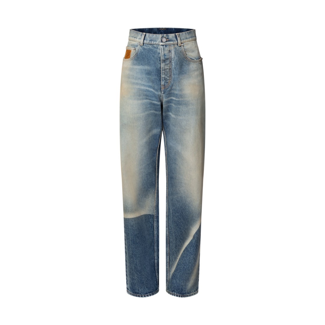 P739 Distressed Faded Jeans