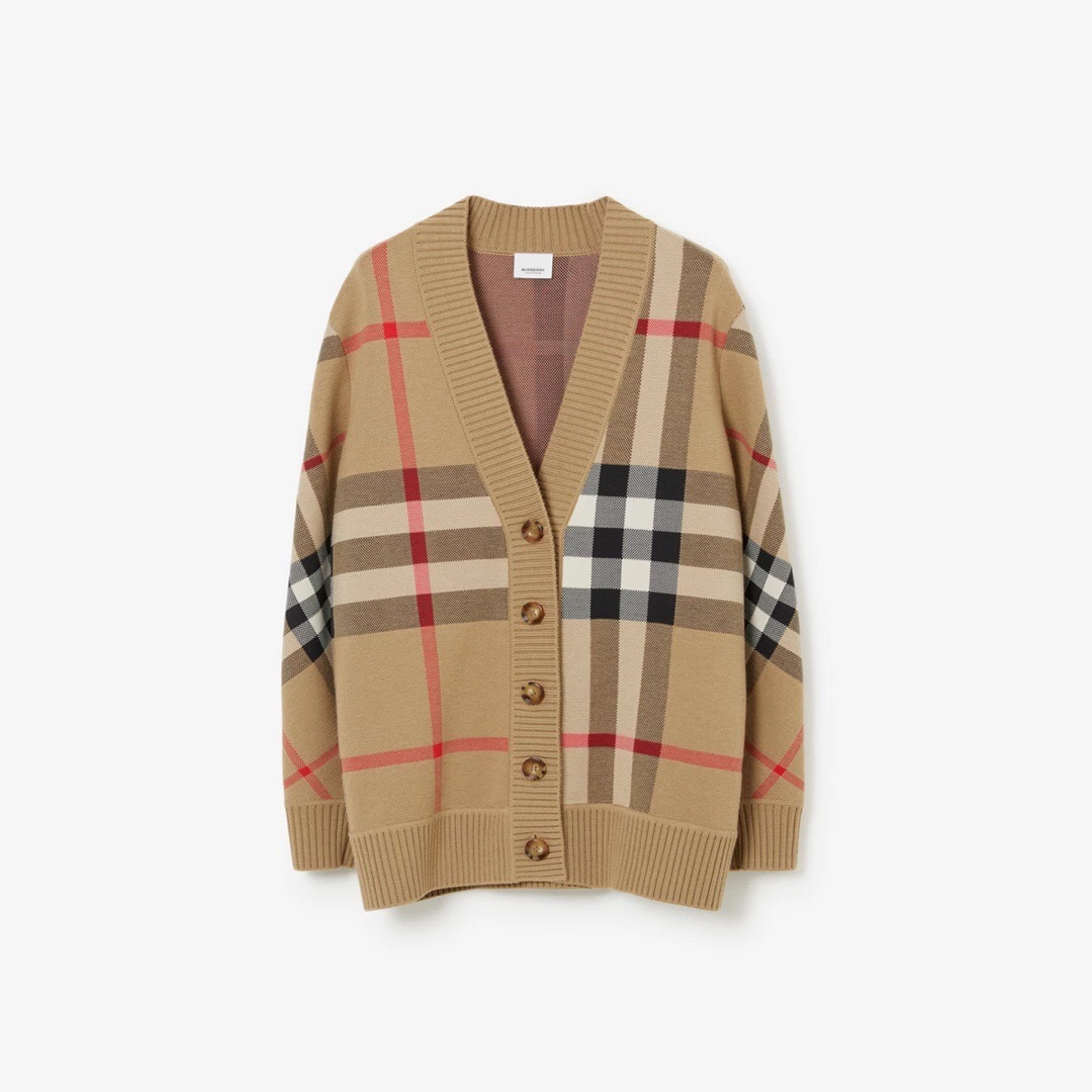 P599 V-Neck Jacquard Knit Cardigan