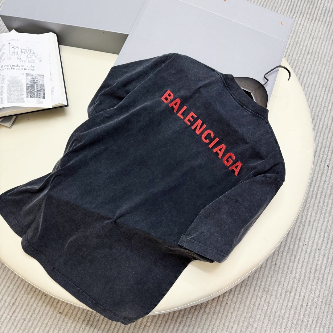 P229 Red Letter Embroidery Back T-Shirt