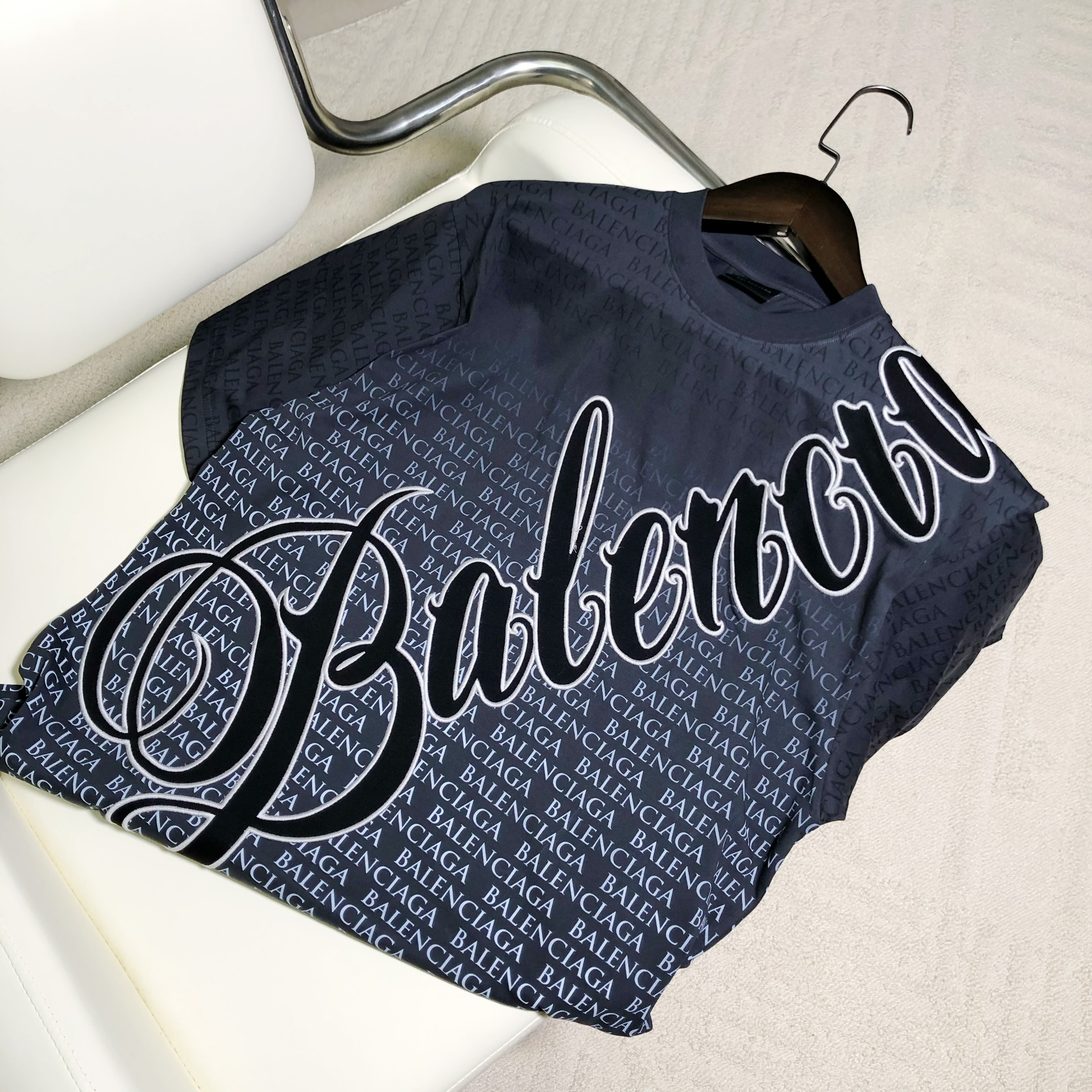 P299 All-Over Print Large Embroidery T-Shirt