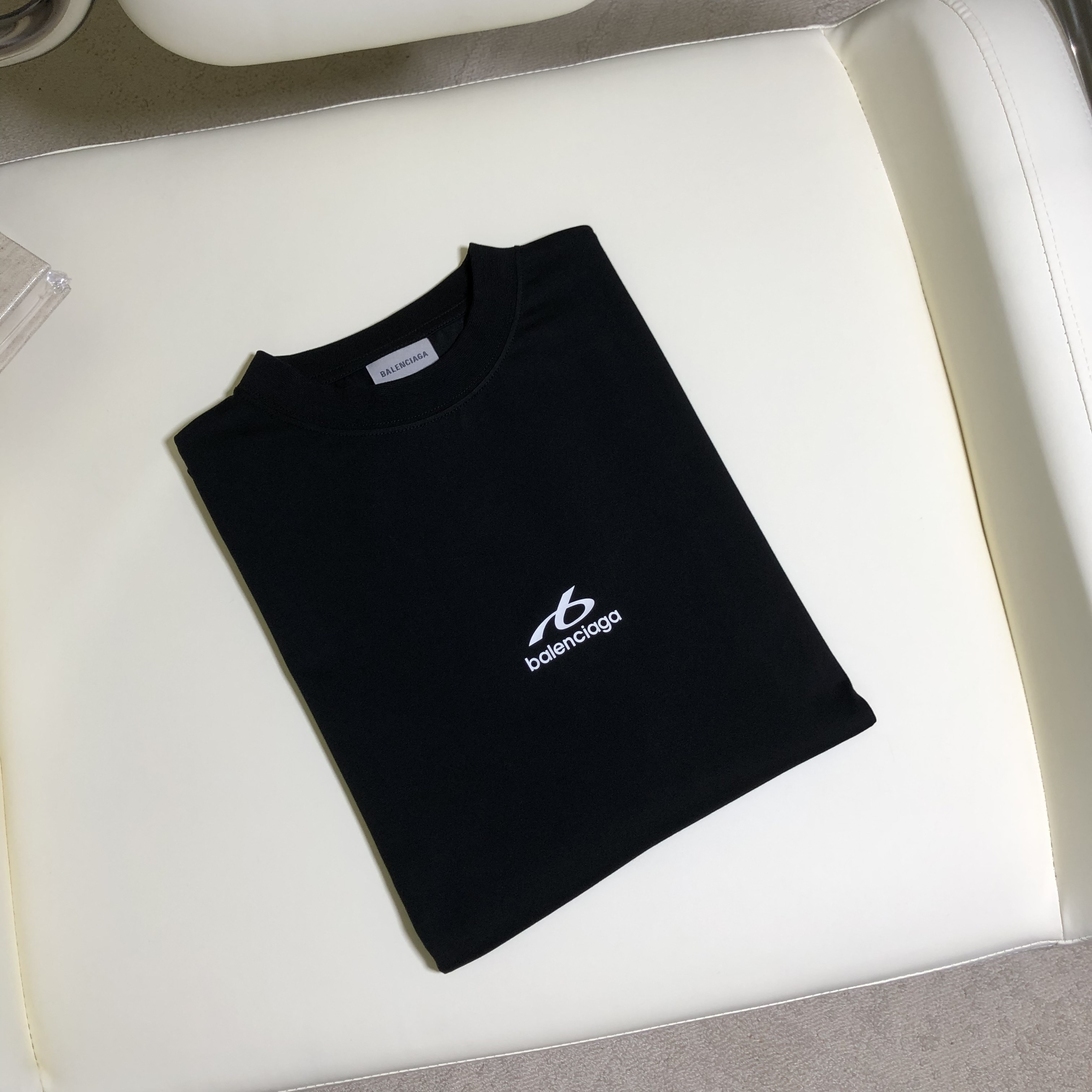 P229 Curved-Line Transfer Print T-Shirt - Black