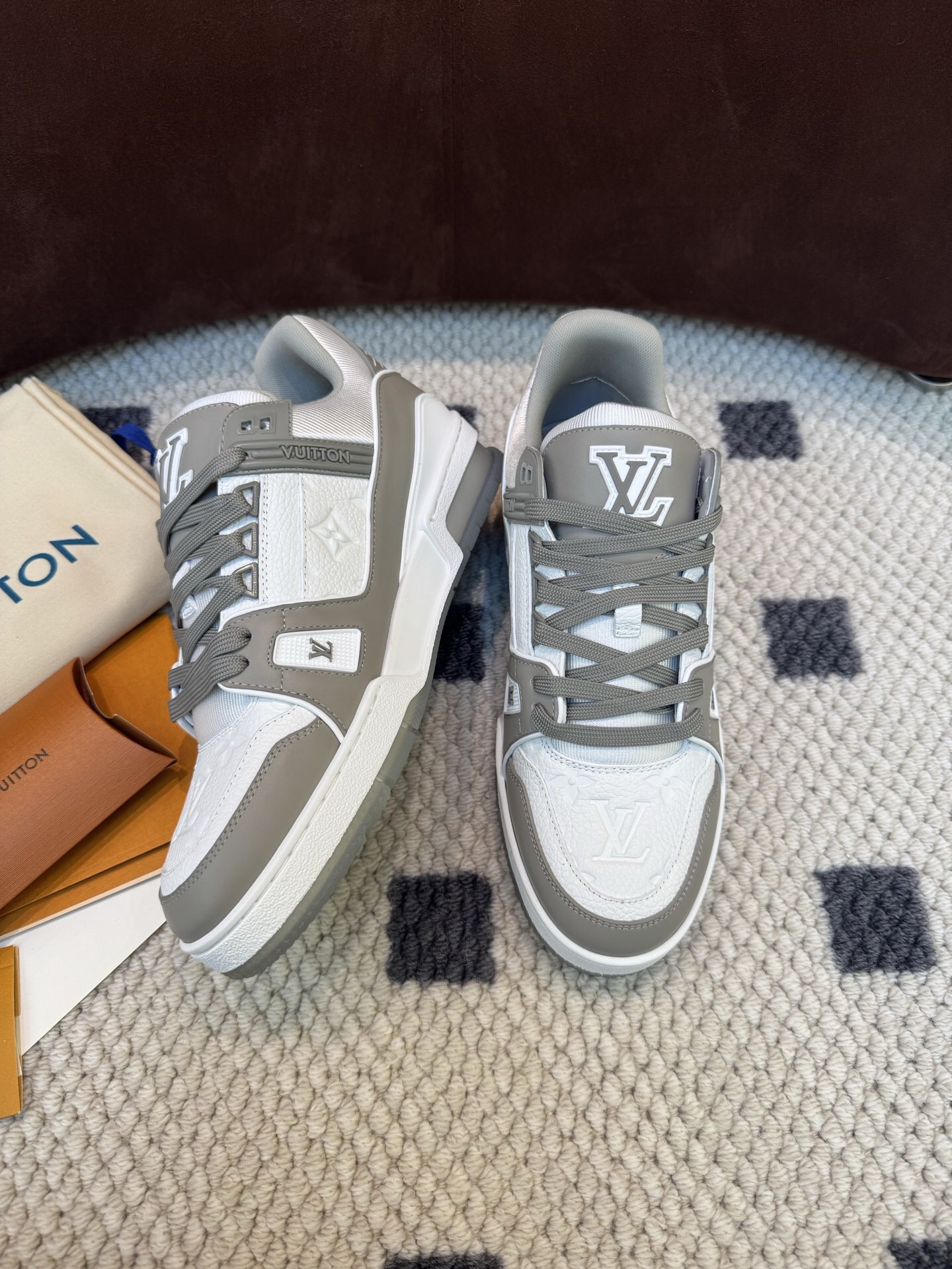 P699 Classic Sneakers - Grey-Green