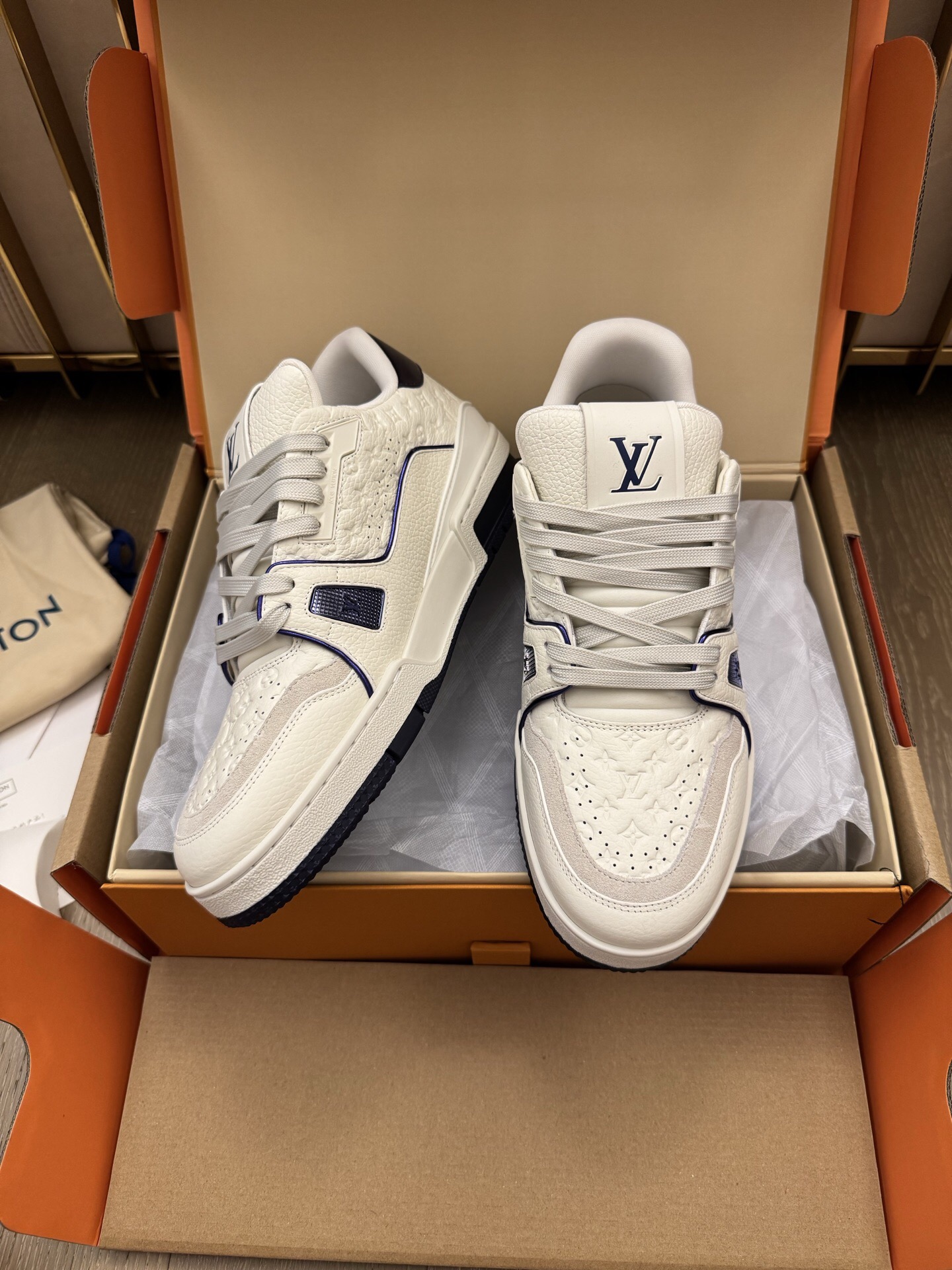 P699 Classic Sneakers - Embossed Blue