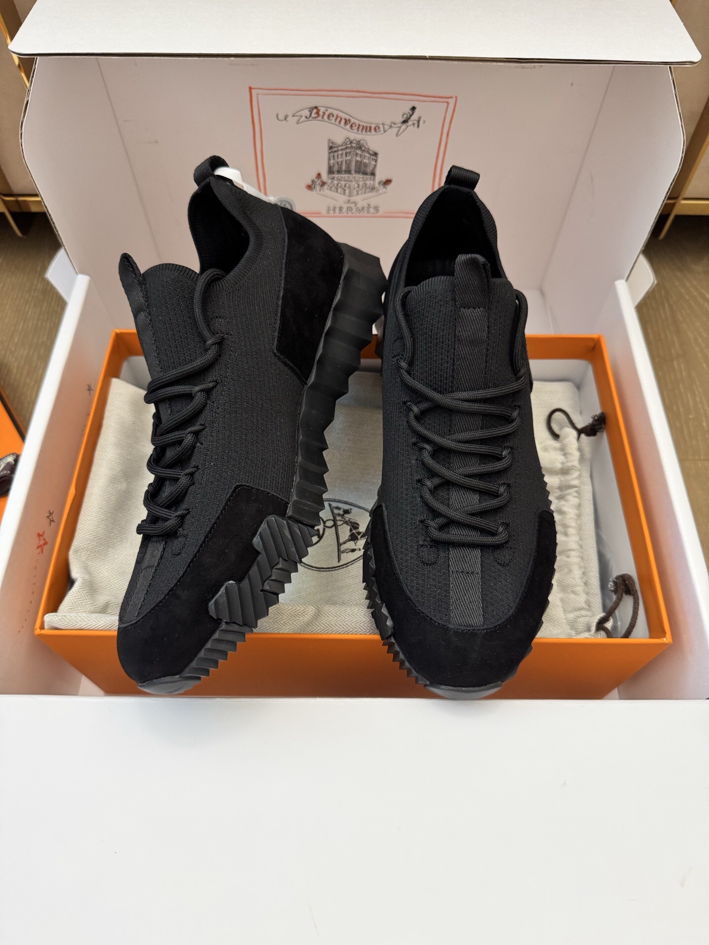 P559 LIFT sports shoes（black）