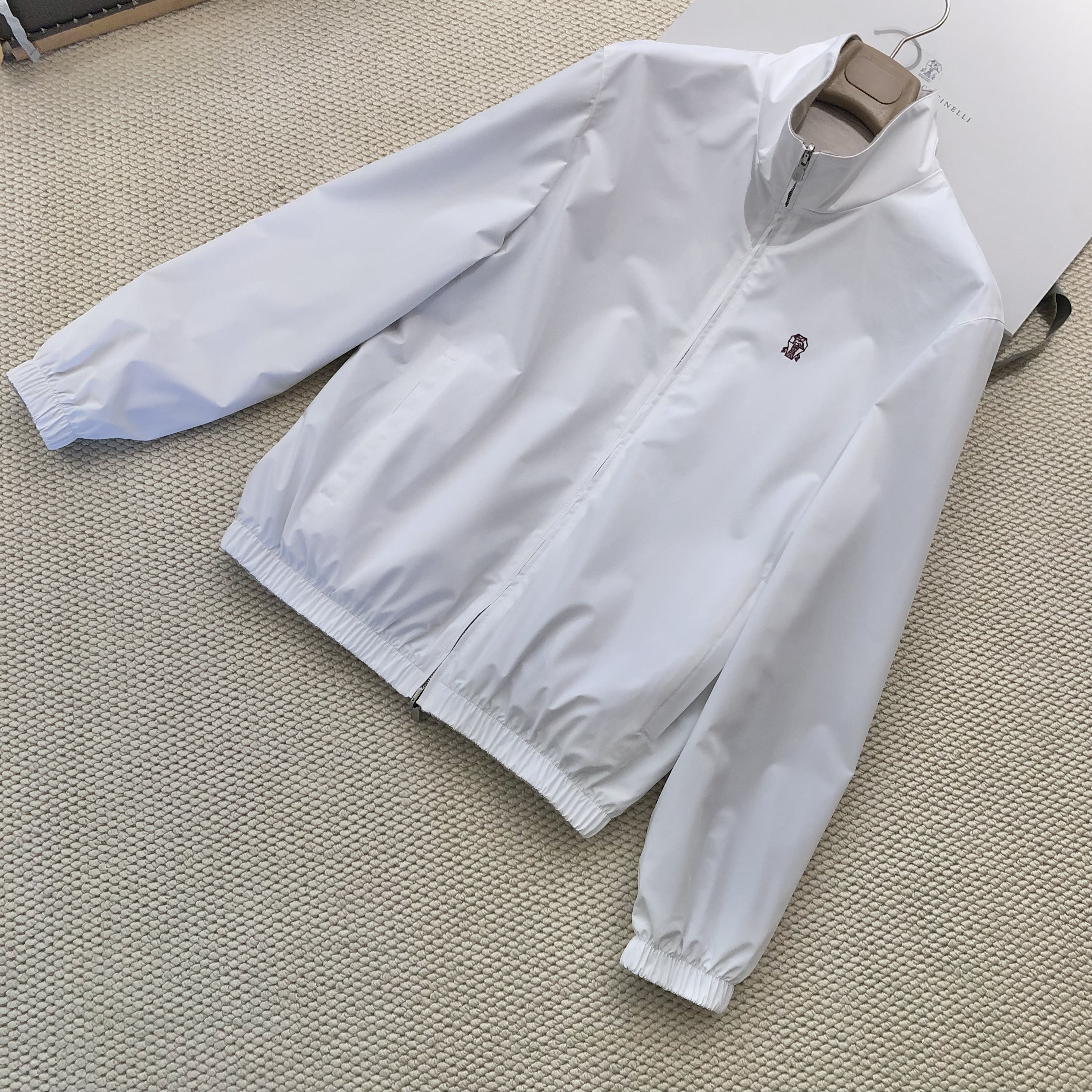 P1169 Front and back jacket (white)