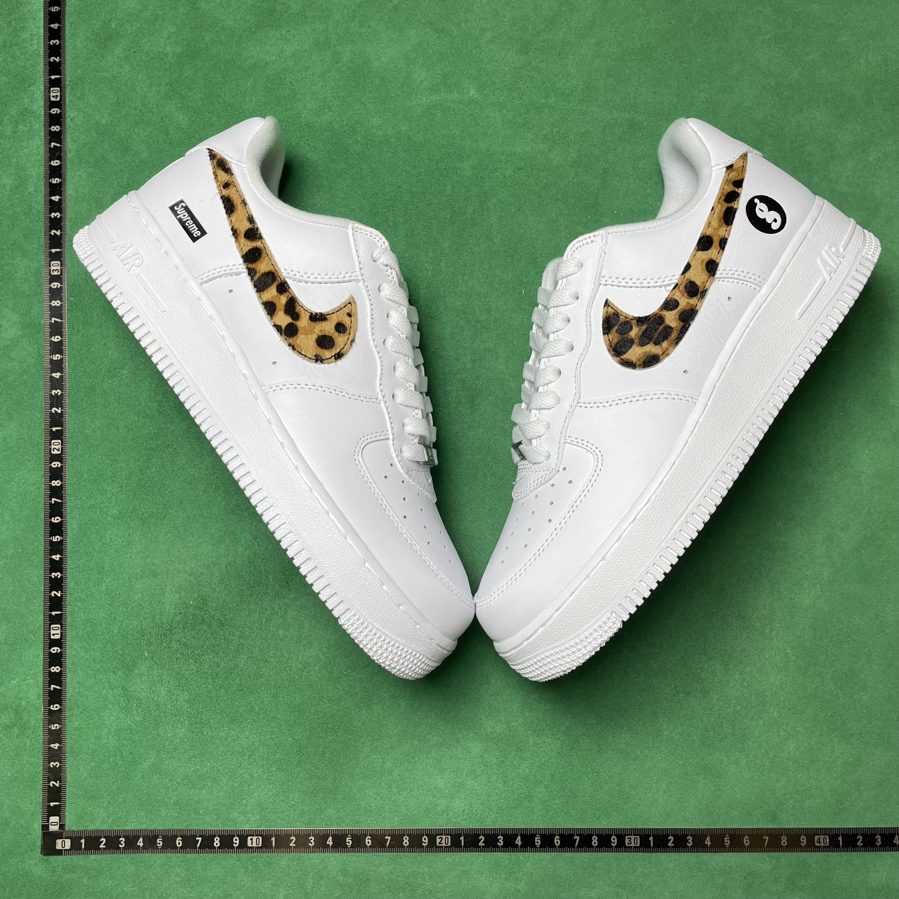 26＄DC  Batch Supreme x GOODENOUGH x Nike Air Force 1 Low SP三方联名 豹纹 舒适百搭 耐磨 低帮 板鞋 男女同款 白色 · image 21
