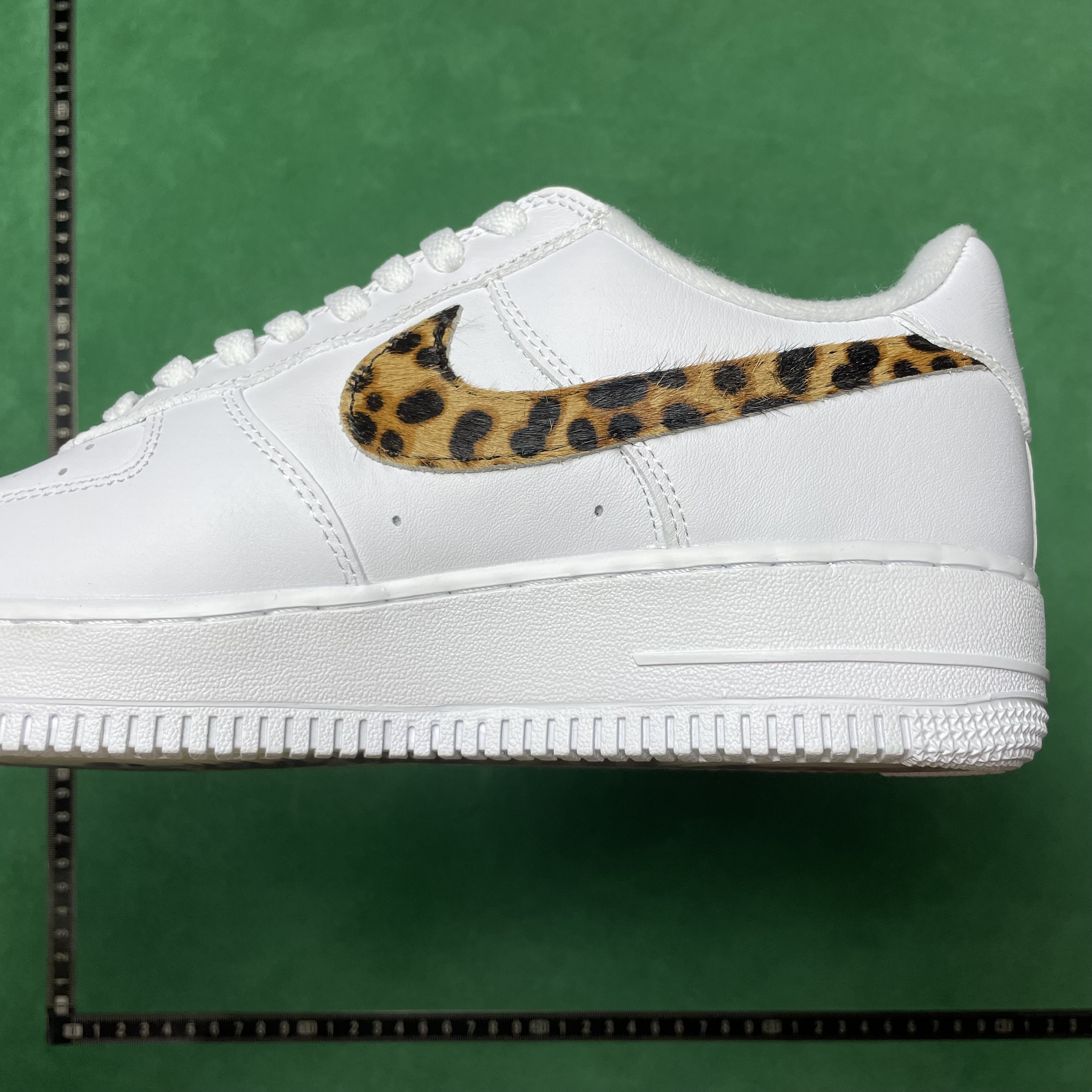 26＄DC  Batch Supreme x GOODENOUGH x Nike Air Force 1 Low SP三方联名 豹纹 舒适百搭 耐磨 低帮 板鞋 男女同款 白色 · image 8