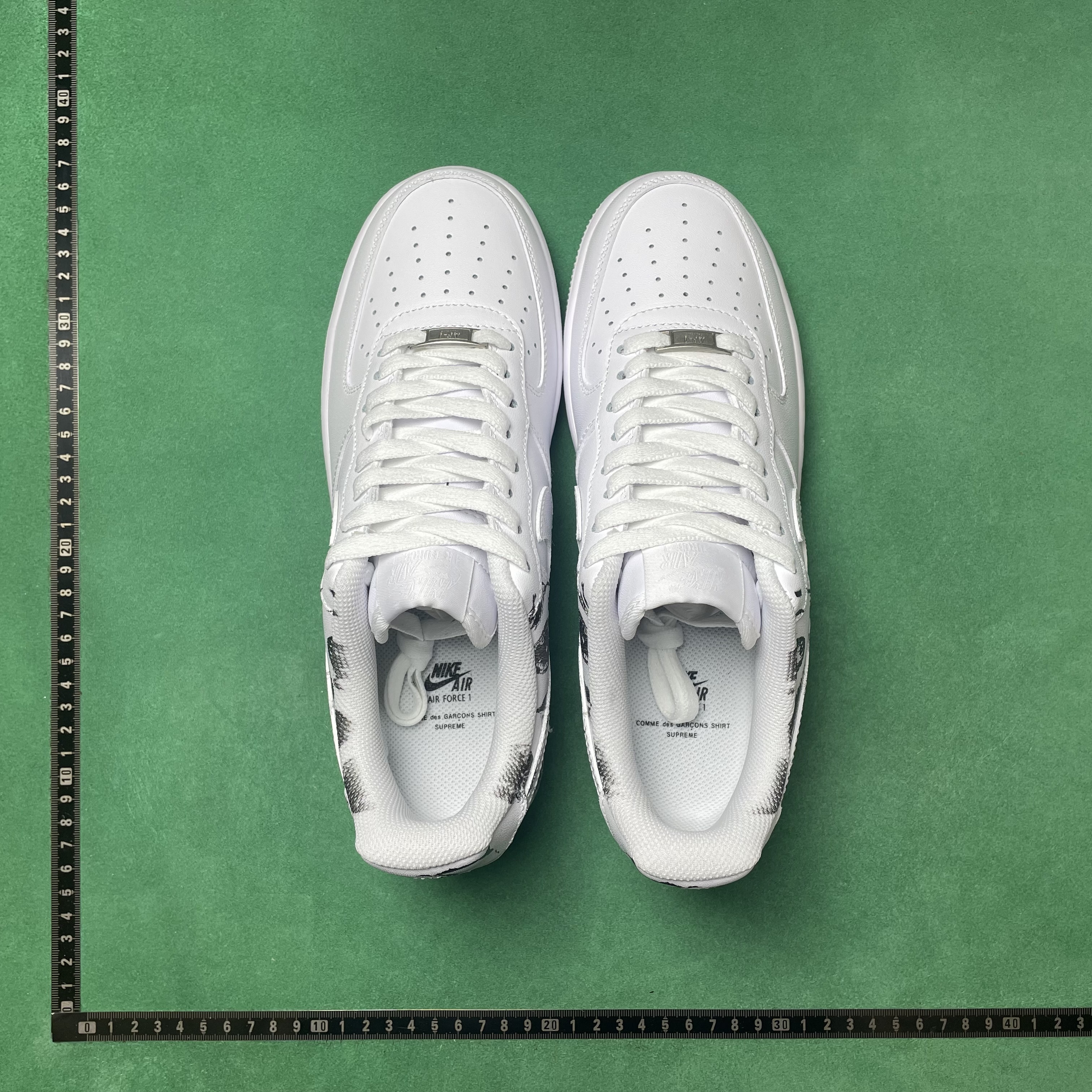 23$ DC Batch CDG x Supreme x Nike Air Force 1 Supreme Comme des Garcons Shirt 皮革 圆头系带  板鞋 男款 白黑#1.6 · image 17