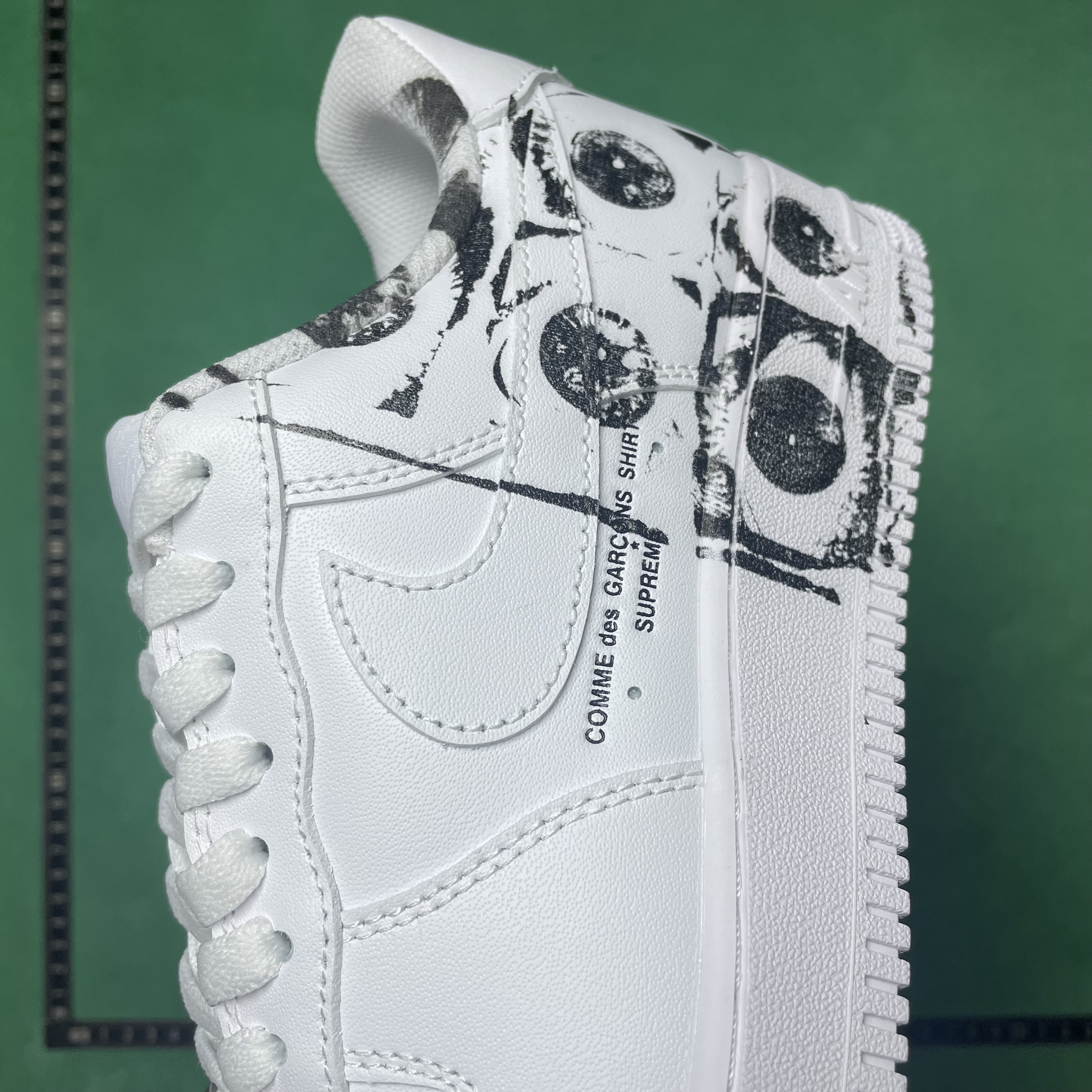 23$ DC Batch CDG x Supreme x Nike Air Force 1 Supreme Comme des Garcons Shirt 皮革 圆头系带  板鞋 男款 白黑#1.6 · image 12