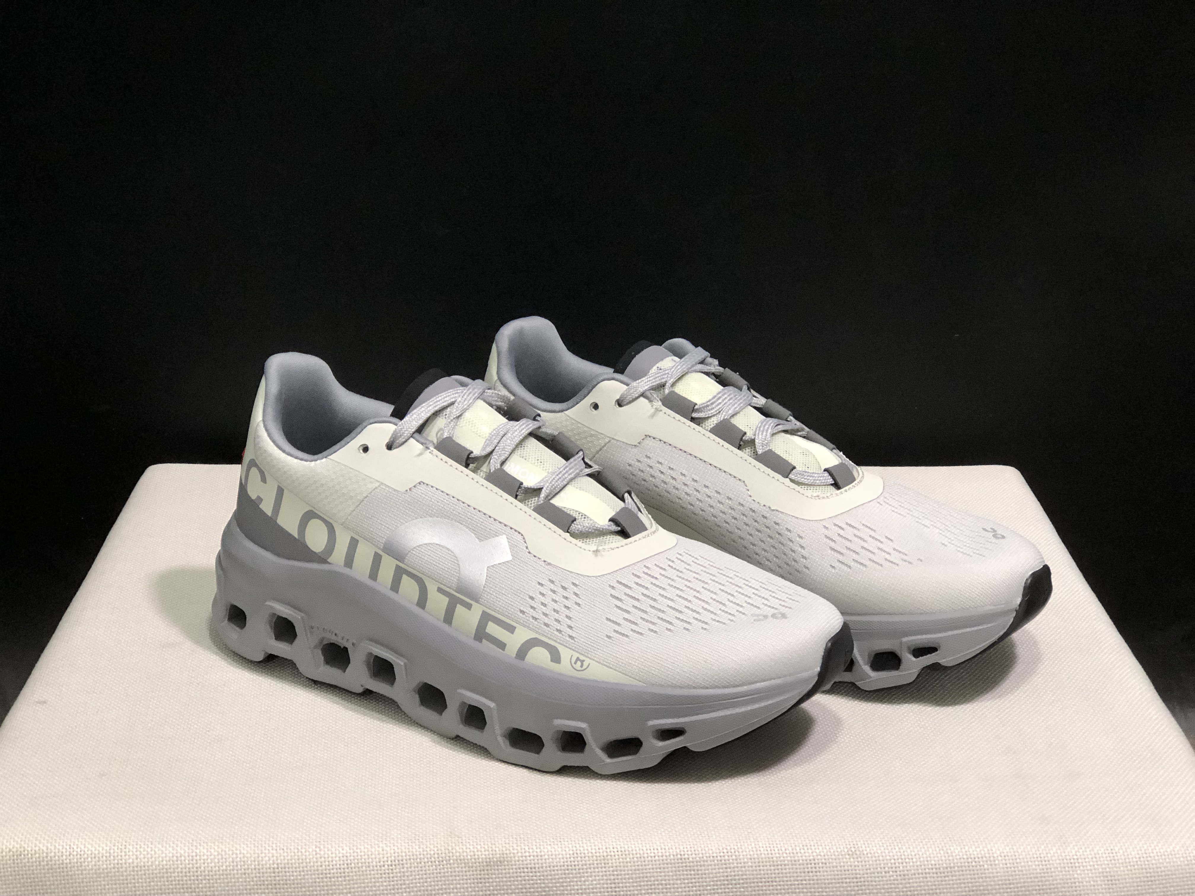 On Cloudmonster - Alloy Grey - Size 36–45