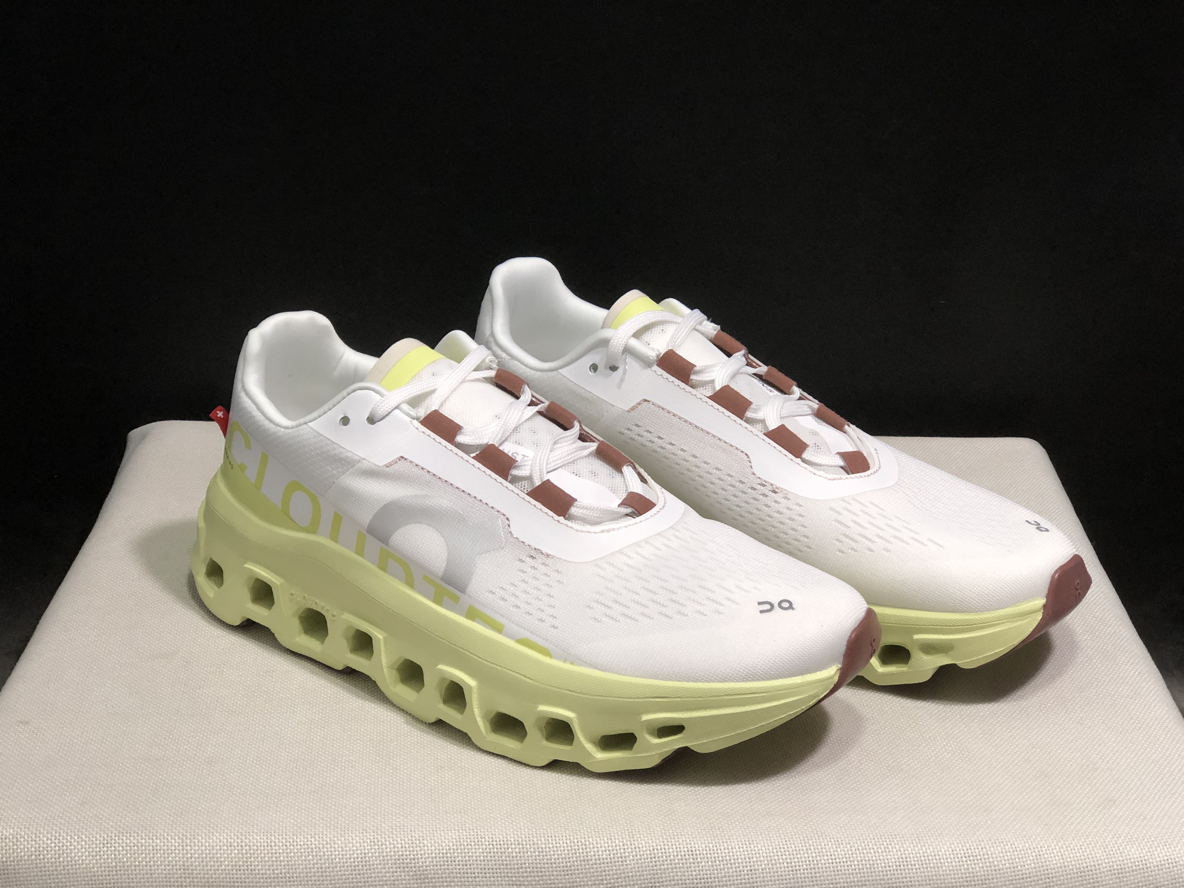 On Cloudmonster - Size 36–45