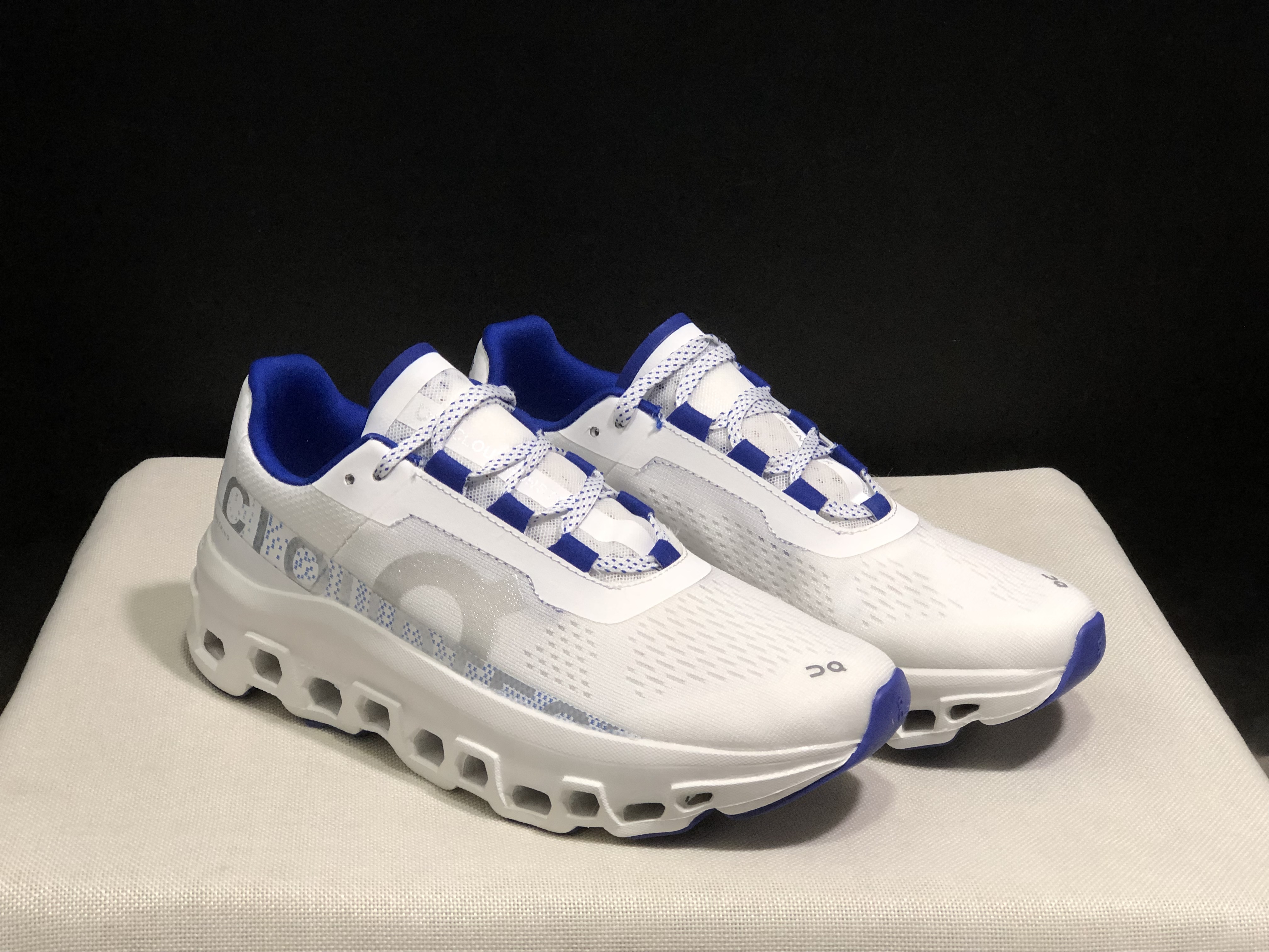 On Cloudmonster - Size 36–45