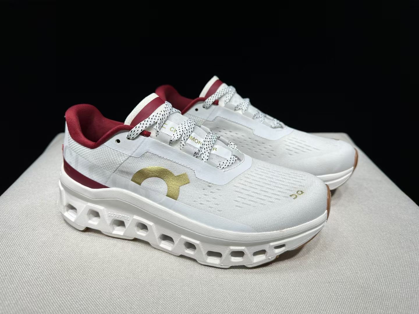 On Cloudmonster - Size 36–45