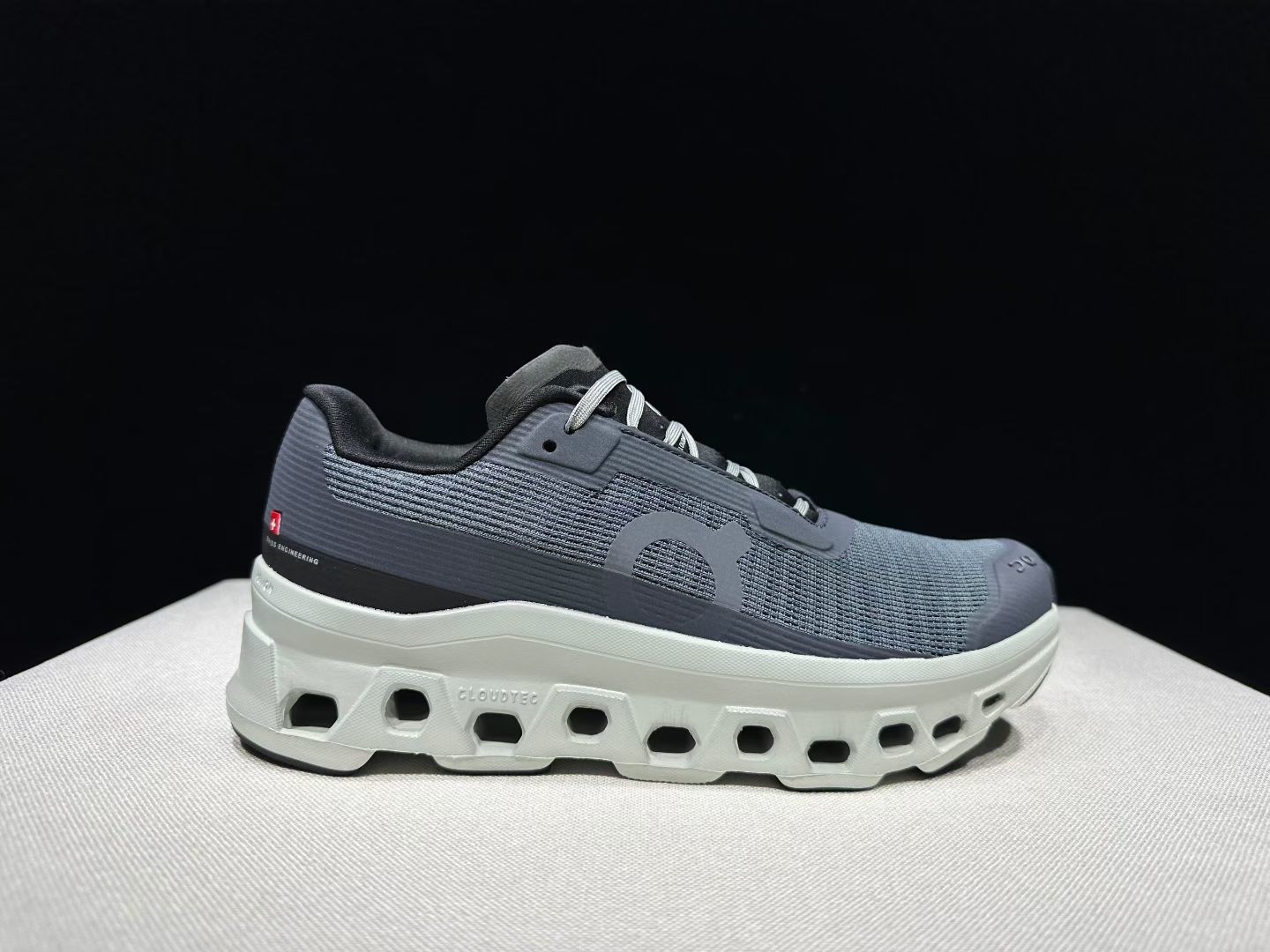 On Cloudmonster Void - Size 36–45