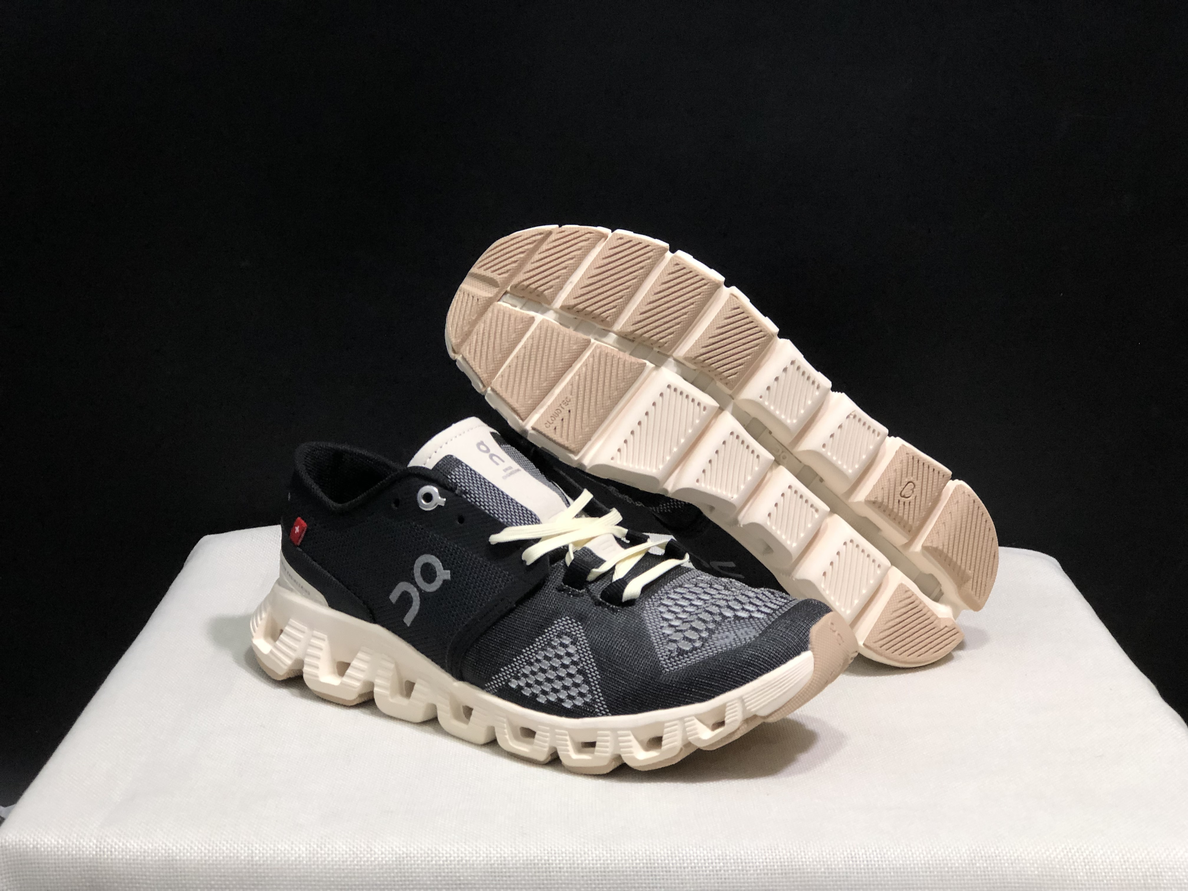 On昂跑 Cloud X1t 多功能 跑步鞋36-45码 · image 13