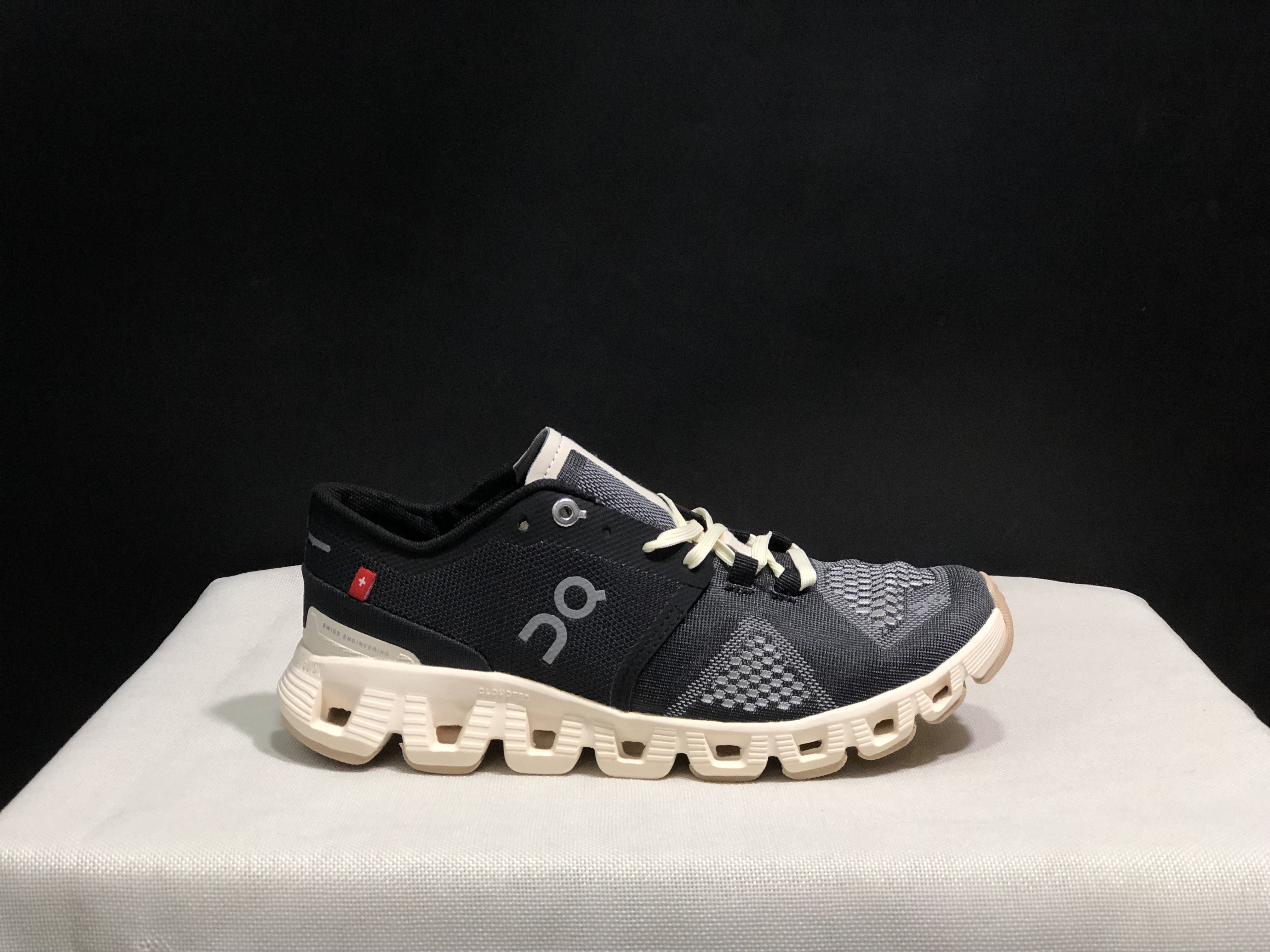 On昂跑 Cloud X1t 多功能 跑步鞋36-45码 · image 8
