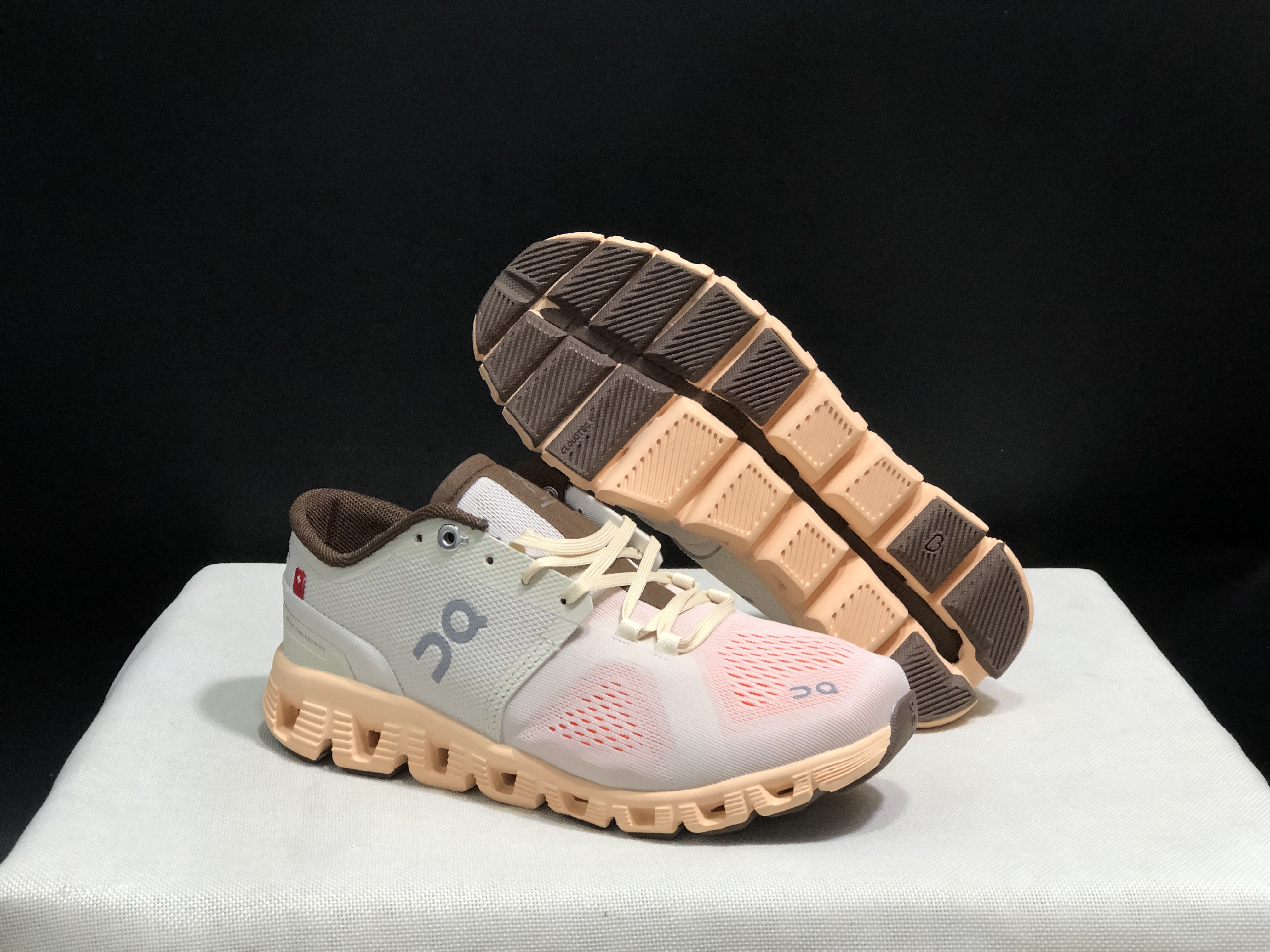 On昂跑 Cloud X1多功能 跑步鞋36-45码 · image 5