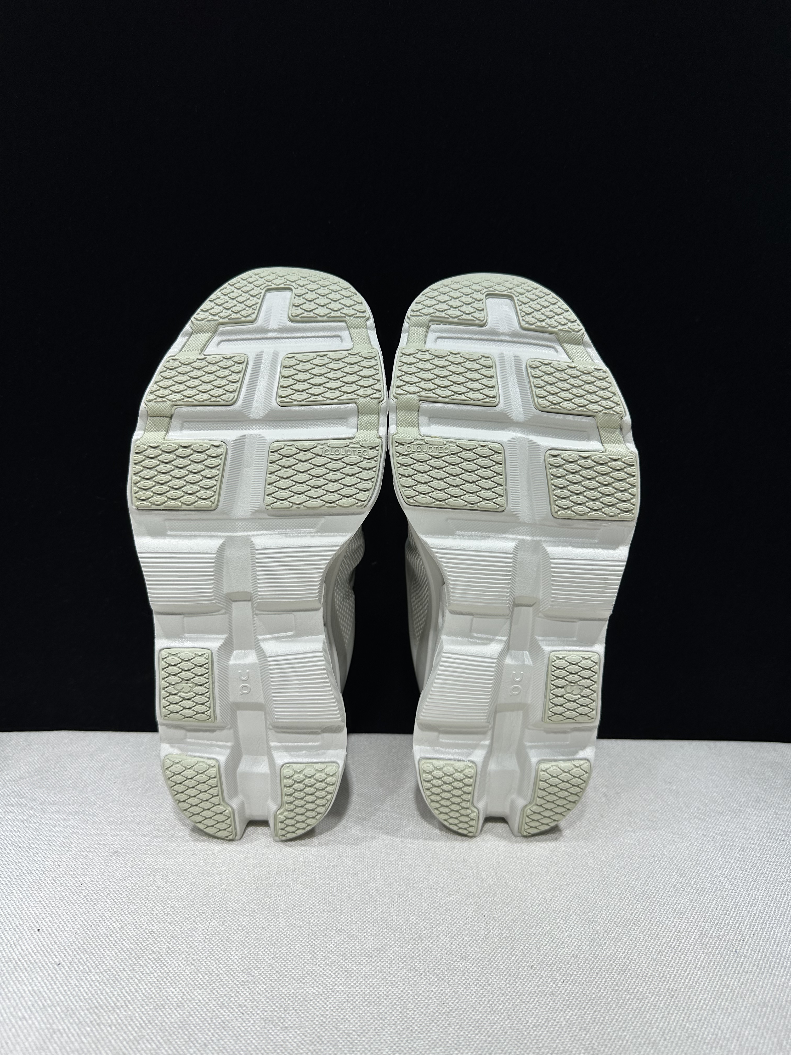 新款怪兽二代Cloudmonster 2 X PAF二代联名款36-45 · image 10