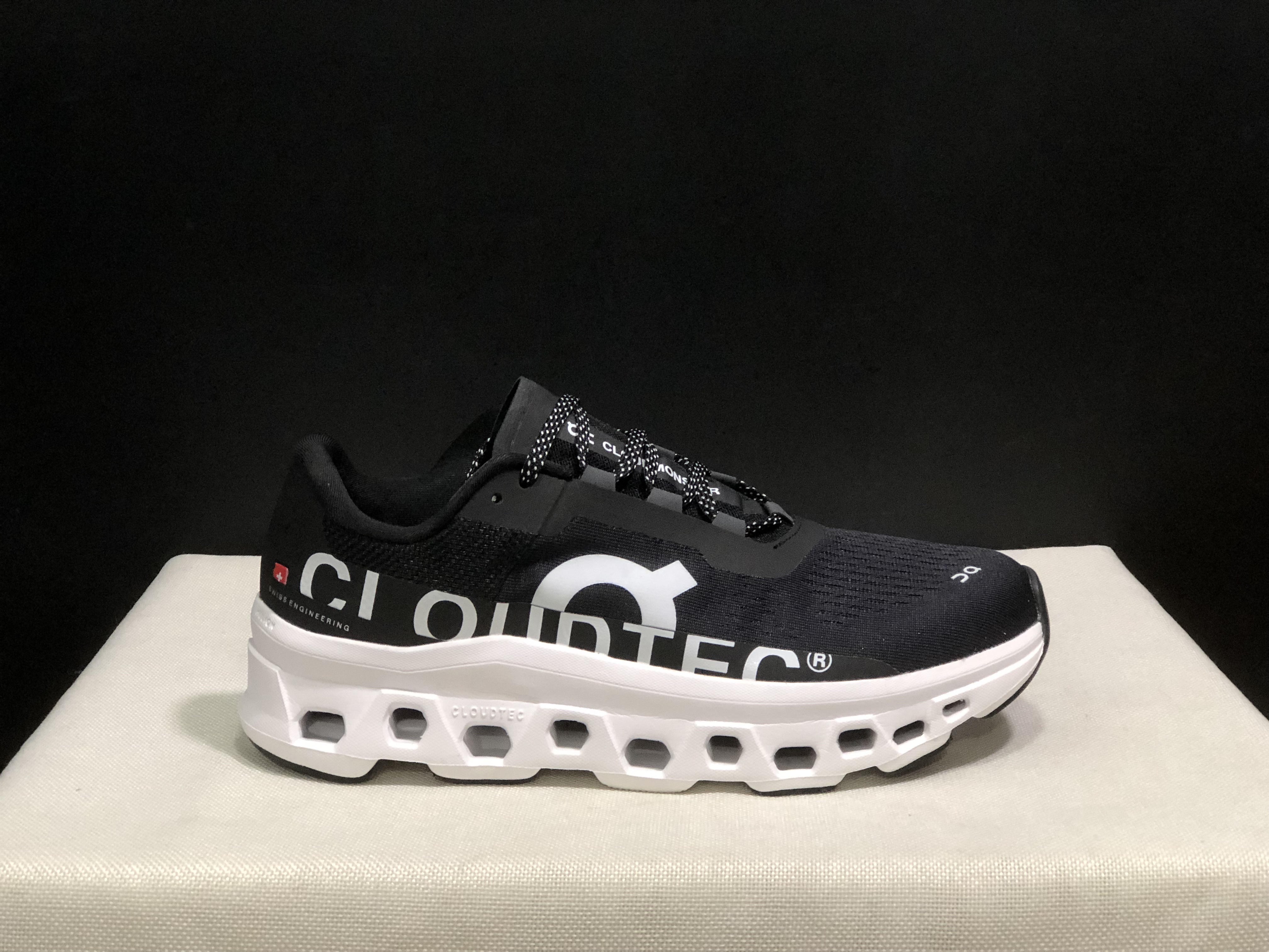 ON Cloudmonster 小怪兽一代黑白36-45 · image 6