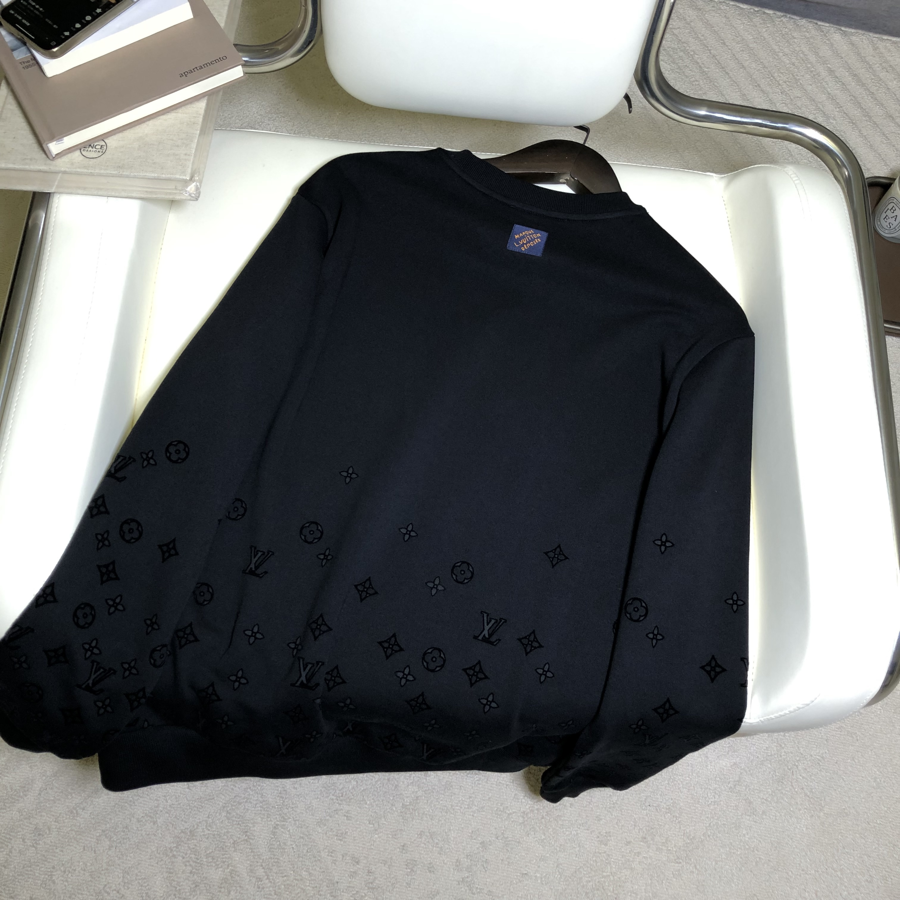 P379 Flocking pattern Sweatshirt · image 12