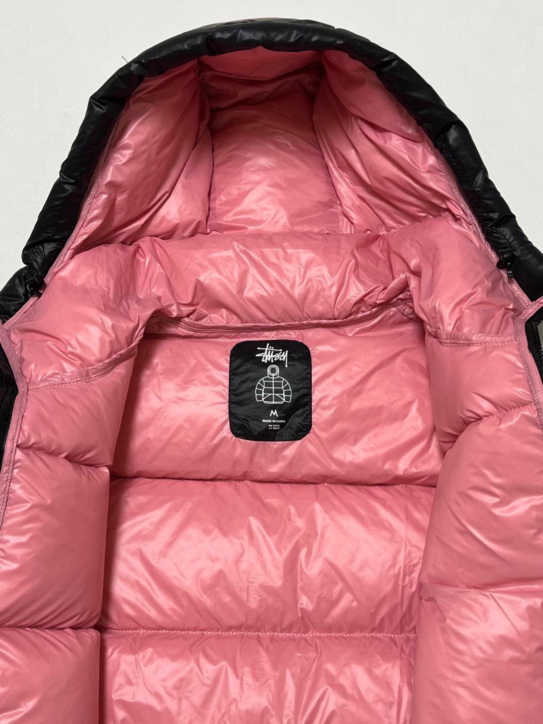 P879  Stussy down jacket · image 20